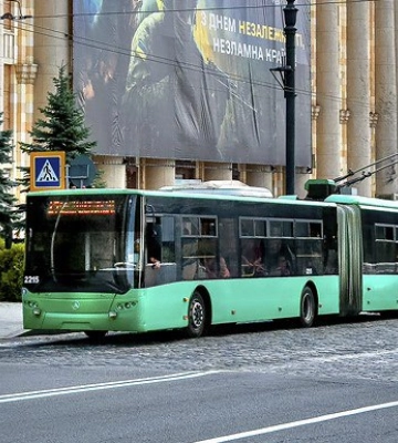 До Дня Харкова і Дня Незалежності в центрі пустять додатковий тролейбус