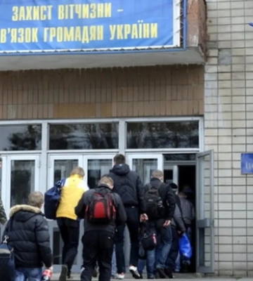 Схема «Мельника»: як Дніпровське ТЦК Києва допомагає пройти ВЛК тим, хто знаходиться за кордоном