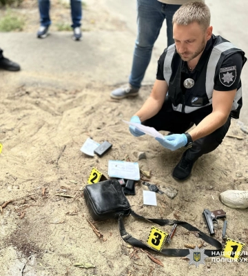 В Одесі затримали 54-річного чоловіка, який торгував вогнепальною зброєю