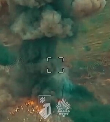 Российский &quot;Град&quot; разлетается на куски от украинских FPV-дронов. ВИДЕО