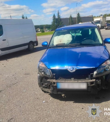 На Хмельниччині внаслідок ДТП потрапив до лікарні молодик та постраждала дитина