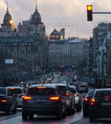 В центре Киева завтра ограничат движение транспорта