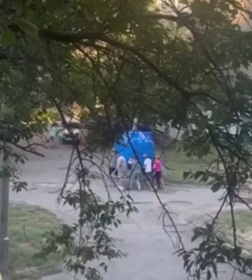 В окупованому Донецьку місцеві крадуть воду бочками (відео)