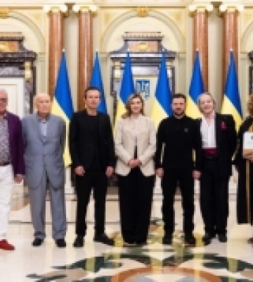 Народний артист з Луцька Василь Зінкевич отримав від президента відзнаку