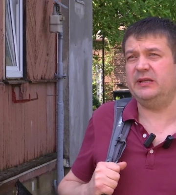 - Був сильний вибух, а потім почало горіти, - рівнянин, на будинок якого впали уламки «Шахеда»