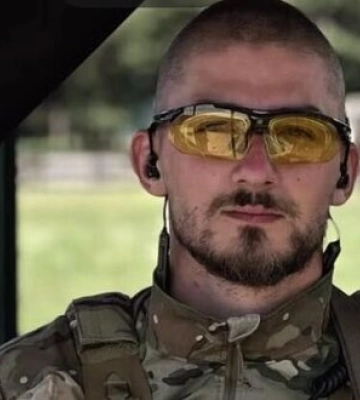Воин погиб в бою за несколько дней до возвращения отца из трехлетнего российского плена. ФОТО