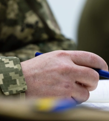 Військові з частин на Дніпропетровщині надали фіктивні довідки про хвороби родичів задля звільнення зі служби