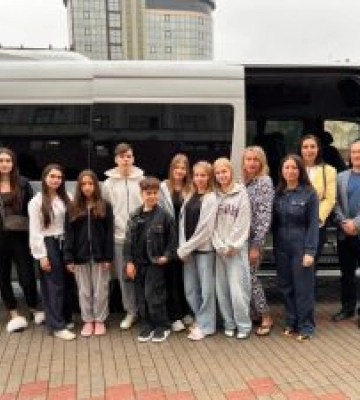 Школярі з Івано-Франківська вирушили на відпочинок до Румунії в межах обласного проєкту