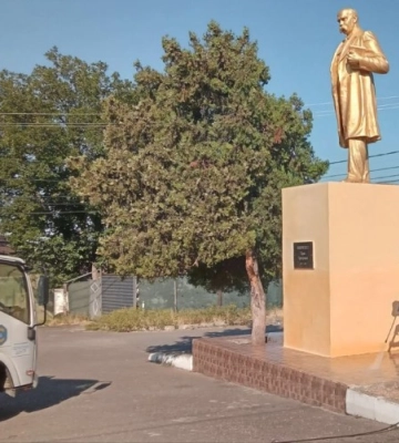 В Одесі комунальники ліквідовують наслідки вандалізму