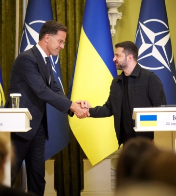 НАТО: Гарантії для України будуть мати два рівні, щоб Путін не подумав нападати знову