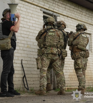 Біля Львова п&#039;яний водій  погрожував патрульним гранатою. Затримували спецпризначенці