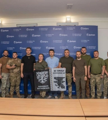 Їхній подвиг бачать і цінують: у Дніпрі вручили пам’ятні відзнаки військовим 93-ї окремої механізованої бригади