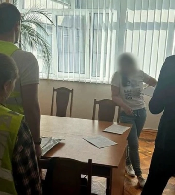 Директорка та бухгалтерка ліцею на Троєщині підозрюються у привласненні 11,5 млн грн