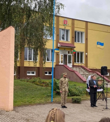 У селищі на Волині відкрили Алею надії для зниклих безвісти та полонених захисників