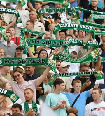 Болельщики Карпат могут повлиять на выбор игрока на матч с Пенуэлем