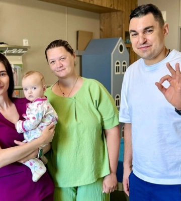 Лікарі «Охматдиту» врятували життя 8-місячній дівчинці з Сумщини, провівши шість операцій за один наркоз