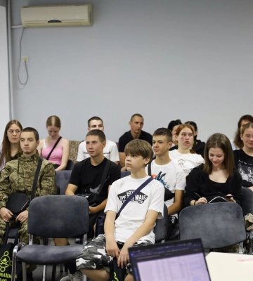 Молодь із Черкас вирушила на вишкіл у Холодний Яр