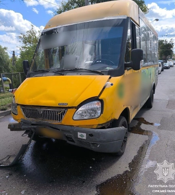 У Сумах водій маршрутки влаштував потрійну ДТП