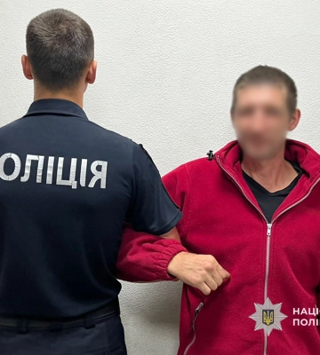 У Чернігові затримано двох зловмисників, які на вулиці побили та пограбували людину