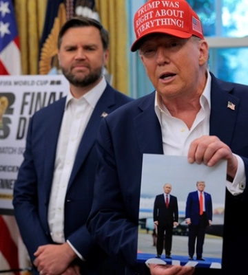 Трамп похвалився фото з Путіним
