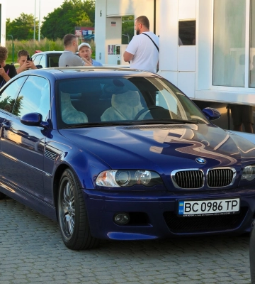Их существует всего 10: в Украине появился очень редкий спорткар BMW 2000-х 