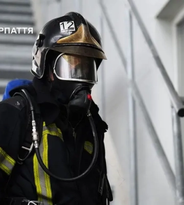 Удар РФ по заводу Flex в Мукачево: спасатели на третий день потушили масштабный пожар