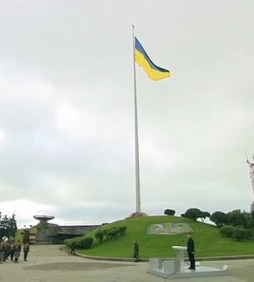 Зеленський привітав українців із Днем прапора: Люди на ТОТ бережуть його, бо знають - ми свою землю не подаруємо окупанту. ВIДЕО Зеленський привітав українців із Днем прапора: Люди на ТОТ бережуть його, бо знають - ми свою землю не подаруємо окупанту. ВIДЕО