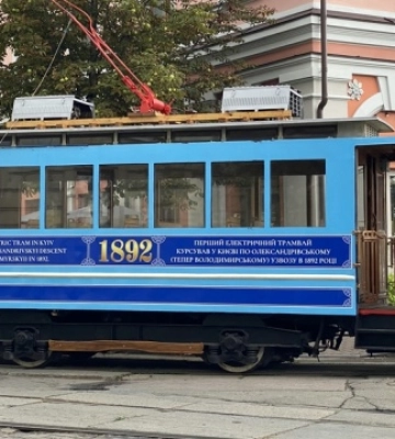 На столичному Подолі після реставрації курсуватиме ретро-трамвай