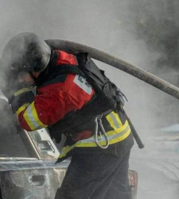 На Дніпропетровщині росіяни дроном вдарили по автобусу, а на Херсонщині – влучили в дитину