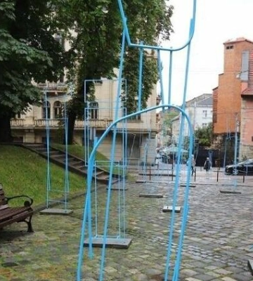У Львові відкрили виставку в пам’ять про загиблих у Маріупольському театрі