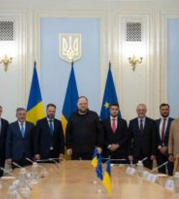 Голова Верховної Ради обговорив із парламентаріями Румунії мирний процес і важливість спільного тиску на агресора