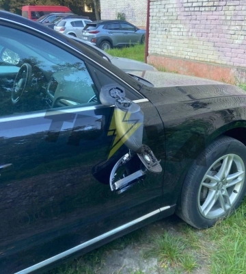 Вандалізм у Львові. Чоловік пошкодив два десятки автомобілів