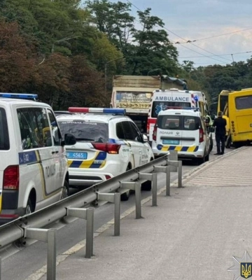 Дві людини травмувалися внаслідок ДТП у Києві - поліція
