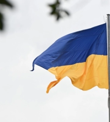 Сили оборони встановили державний прапор на лівобережжі Херсонщини