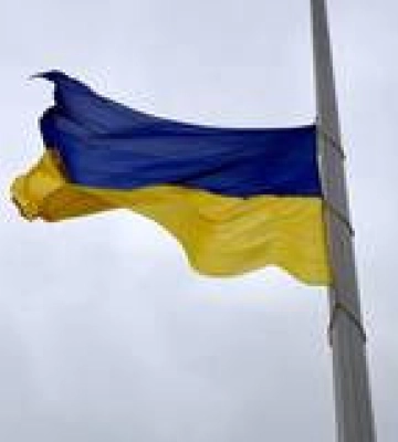 В Миколаєві у День Державного Прапора підняли найбільший синьо-жовтий стяг області