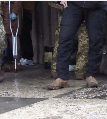 Винне приміщення, бо воно старе?! Військовослужбовці тижнями сидять у черзі в Рівному