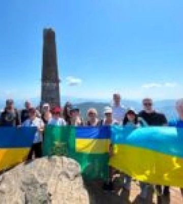 Львівська митниця підкорила вершину Пікуй