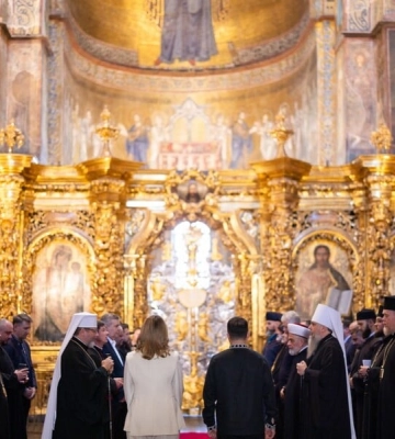 В Софийском соборе в День Независимости помолились за Украину. В мероприятии участвовал духовник Трампа