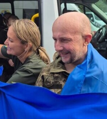 Серед звільнених з полону 24 серпня – ексмер Херсона Миколаєнко та журналісти Хилюк і Каліуш. ФОТОрепортаж