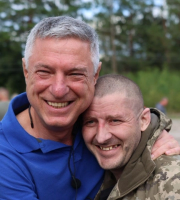 Україна провела черговий обмін полоненими з Росією. Повертаються журналіст Дмитро Хилюк та ексмер Херсону Володимир Миколаєнко