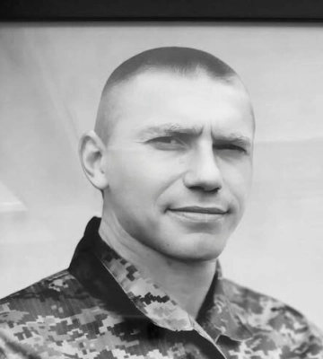 Черкаси попрощалися з солдатом, який загинув у бою