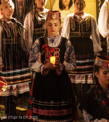 День незалежності в Ужгороді розпочався традиційно Молитвою за Україну у виконанні Закарпатського народного хору