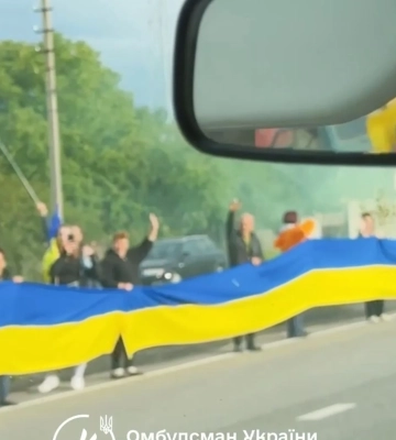 Герої повертаються додому: Лубінець показав, як зворушливо зустрічали звільнених бранців