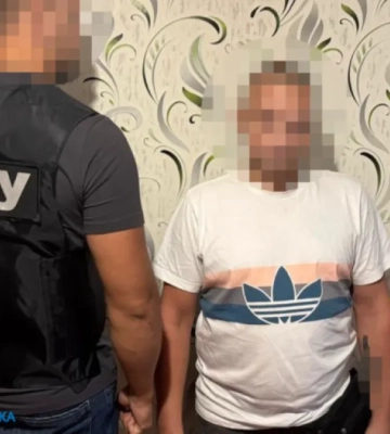 На Дніпропетровщині затримали чоловіка, який знімав роботу ТЦК та поширював у соцмережах