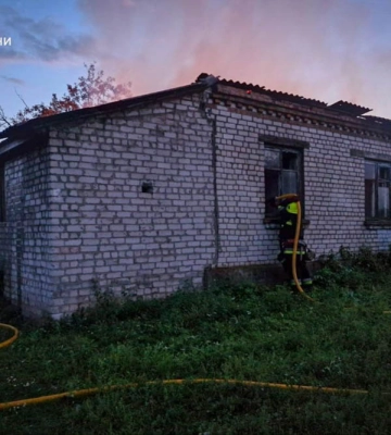 Ворог вдарив по житловому будинку в Підсередньому Харківської області 