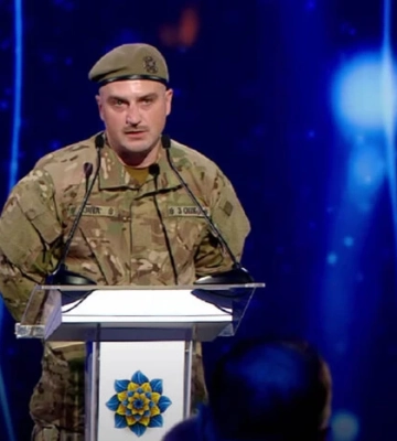 «Національна легенда України». Старший син Василя Зінкевича приїхав привітати батька з фронту