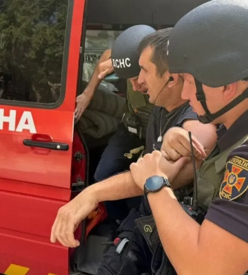 В Днепропетровской области россияне обстреляли спасателей: есть раненые. ФОТО