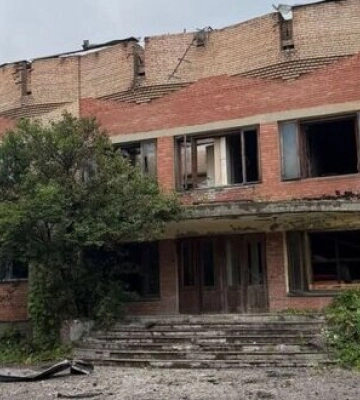 Російські БпЛА &quot;Герань-2&quot; вночі атакували Слов’янськ: влучання в адмінбудівлі. ФОТО