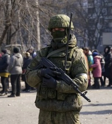Оккупанты в Мариуполе призывают мужчин подписывать контракты с армией РФ - Андрющенко