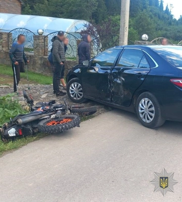 На Львівщині госпіталізували 16-річного мотоцикліста, який зіткнувся з автівкою